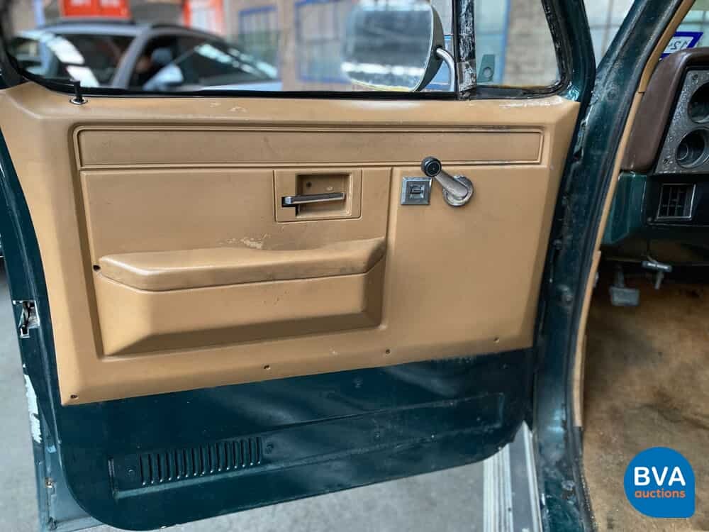 Chevrolet Suburban C2500 180hp 1985.