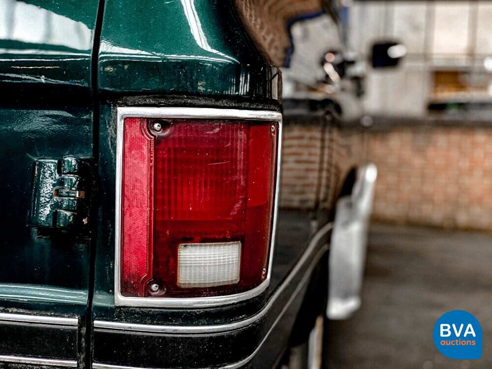 Chevrolet Suburban C2500 180hp 1985.
