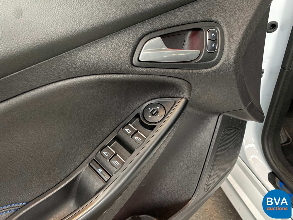 2017 Ford Focus RS 350hp.