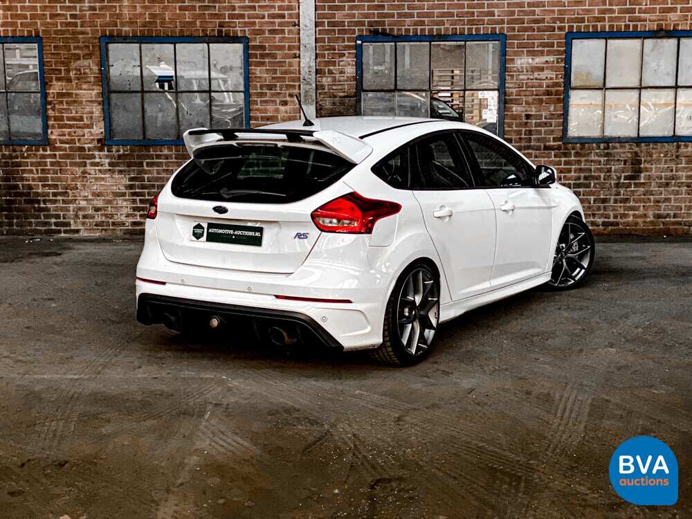 2017 Ford Focus RS 350hp.