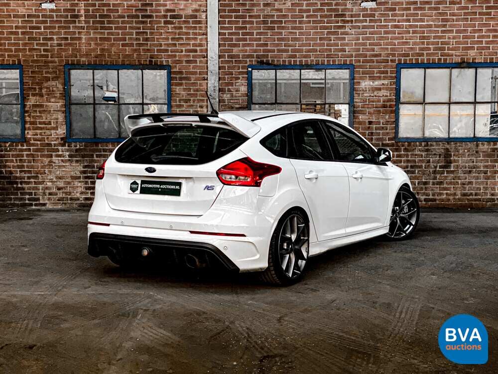 2017 Ford Focus RS 350hp.