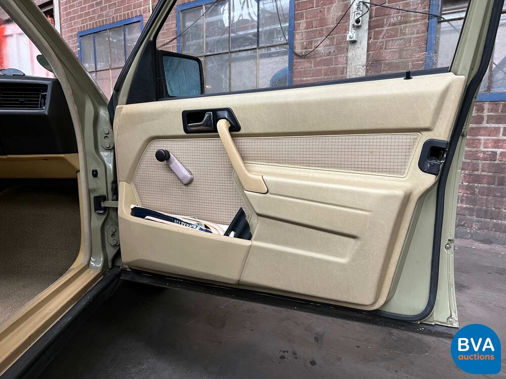 Mercedes-Benz 190E 2.0 90 PS W201 1983, 66-NDZ-8.