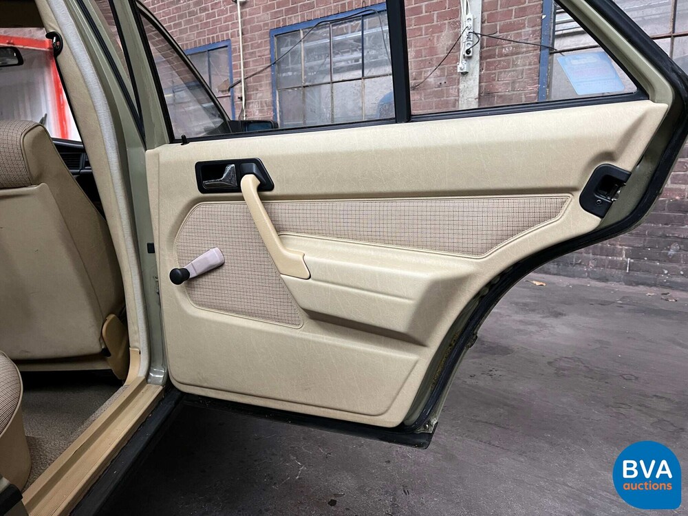 Mercedes-Benz 190E 2.0 90 PS W201 1983, 66-NDZ-8.