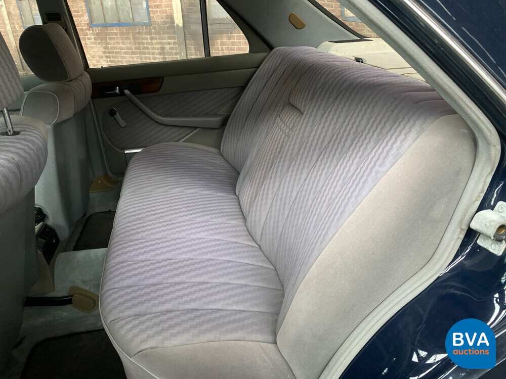 Mercedes-Benz 280SE 185hp S-Class 2.7 1982, 51-JHF-9.