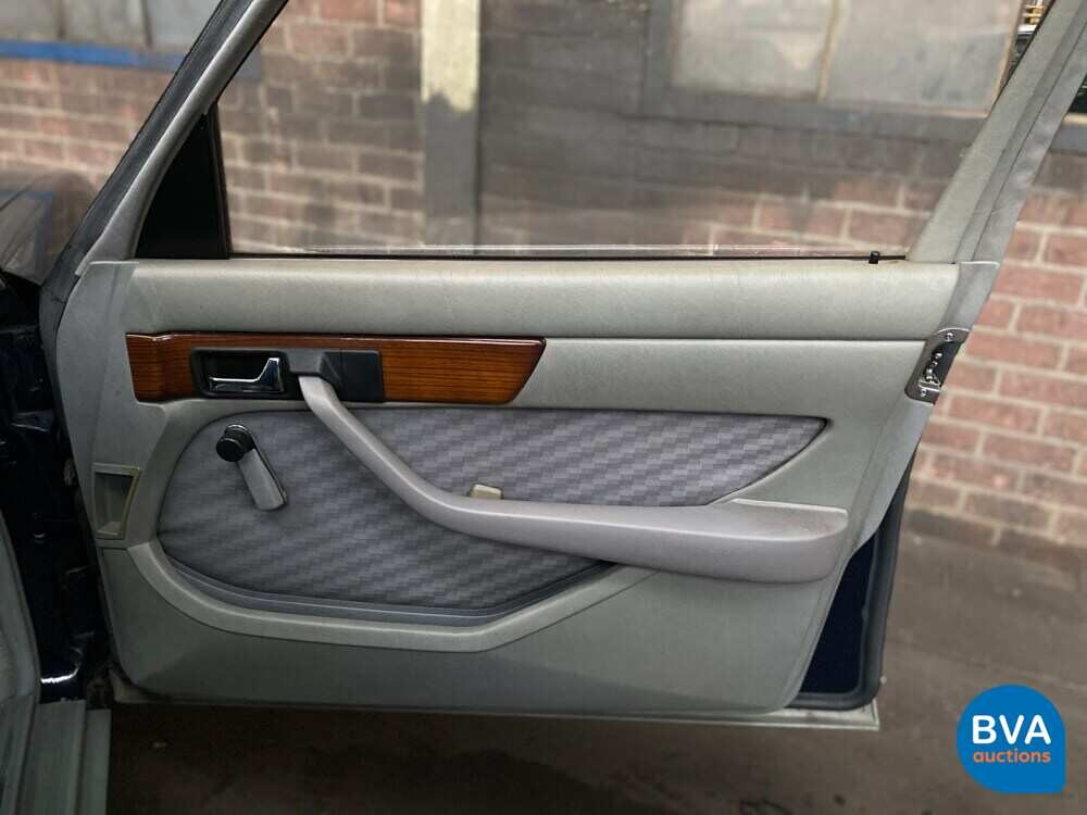 Mercedes-Benz 280SE 185hp S-Class 2.7 1982, 51-JHF-9.