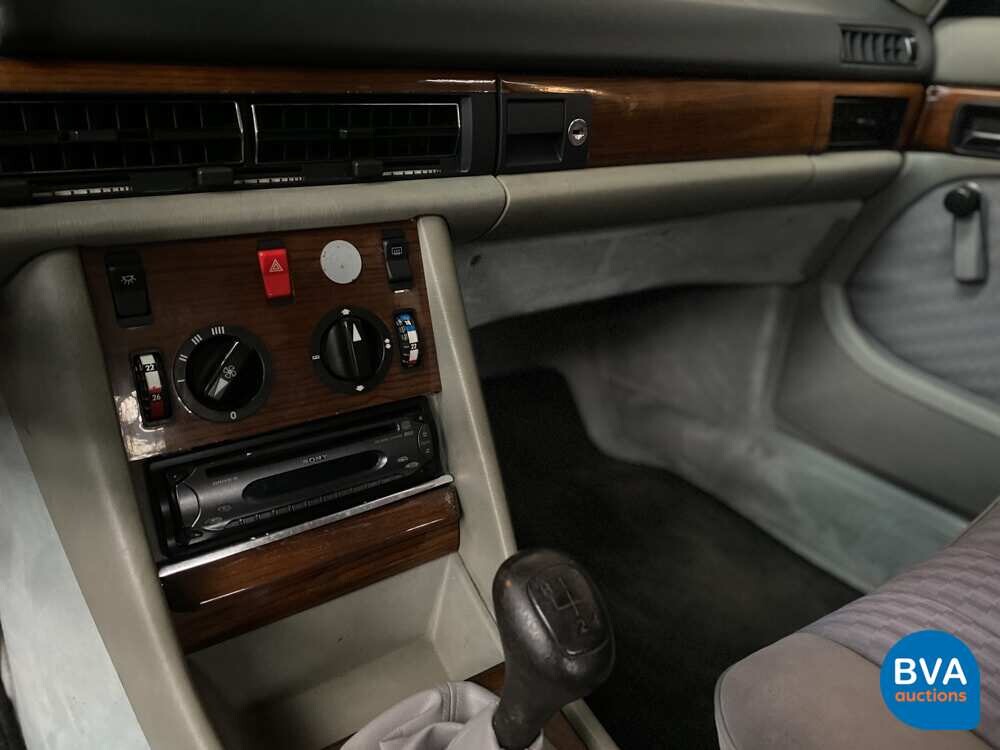 Mercedes-Benz 280SE 185hp S-Class 2.7 1982, 51-JHF-9.