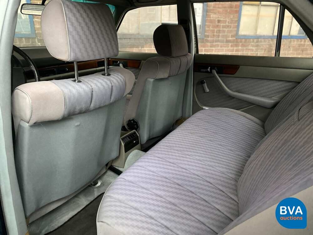 Mercedes-Benz 280SE 185hp S-Class 2.7 1982, 51-JHF-9.