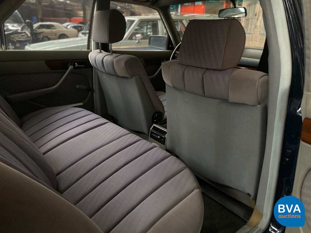 Mercedes-Benz 280SE 185hp S-Class 2.7 1982, 51-JHF-9.