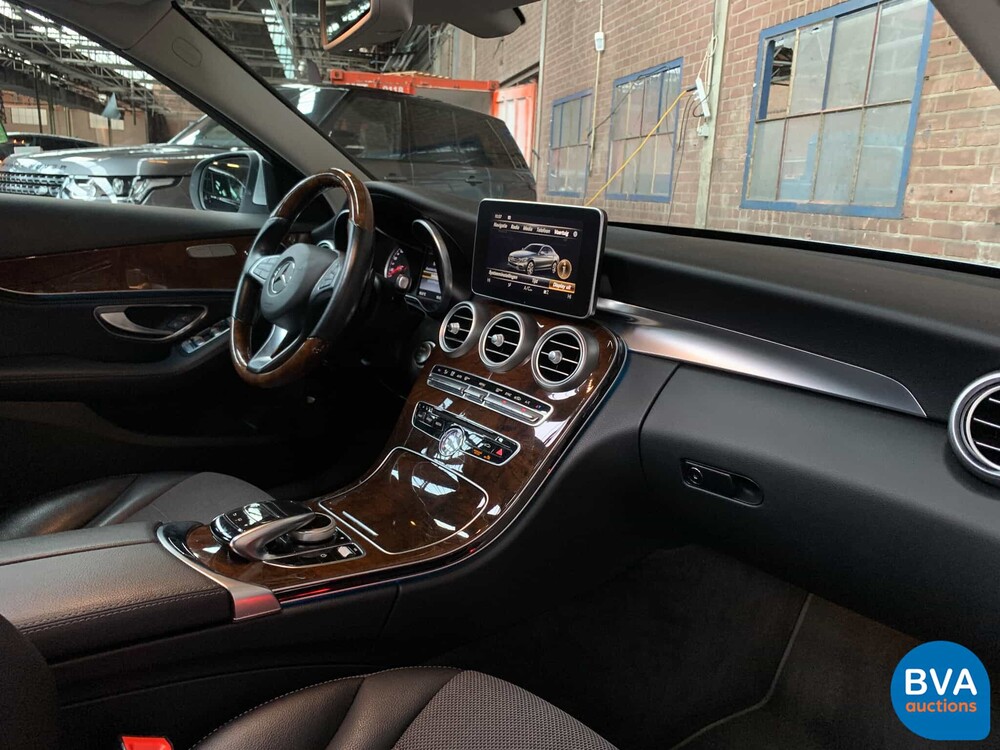 Mercedes-Benz C300 Prestige C-Class 245hp 2015, NL-168-J.