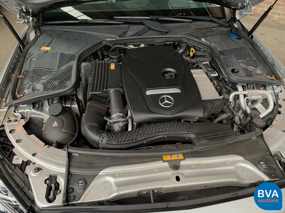 Mercedes-Benz C300 Prestige C-Class 245hp 2015, NL-168-J.