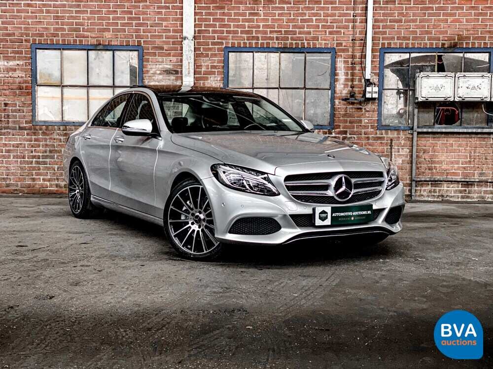 Mercedes-Benz C300 Prestige C-Class 245hp 2015, NL-168-J.