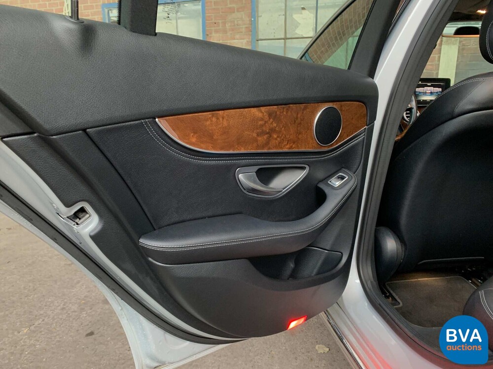 Mercedes-Benz C300 Prestige C-Class 245hp 2015, NL-168-J.