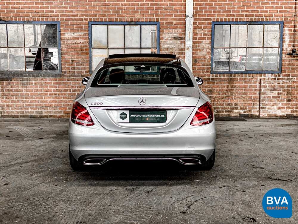 Mercedes-Benz C300 Prestige C-Class 245hp 2015, NL-168-J.