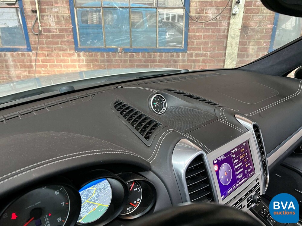 Porsche Cayenne S4.8 Sportchrono 400 PS 2013, JP-842-T.