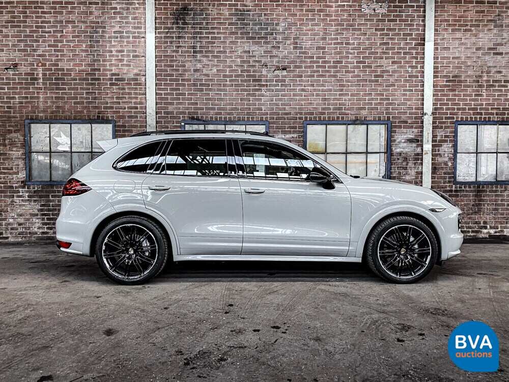 Porsche Cayenne S4.8 Sportchrono 400 PS 2013, JP-842-T.