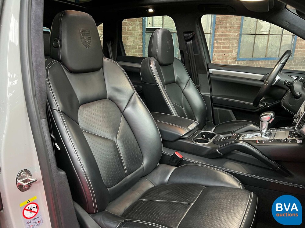Porsche Cayenne S4.8 Sportchrono 400 PS 2013, JP-842-T.