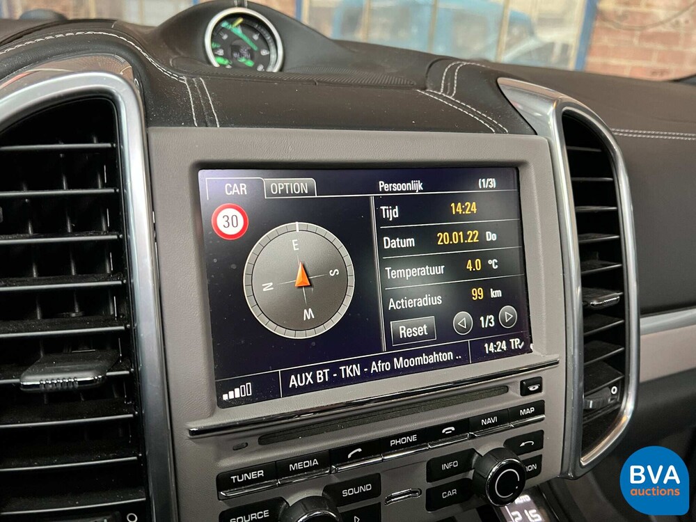 Porsche Cayenne S4.8 Sportchrono 400 PS 2013, JP-842-T.