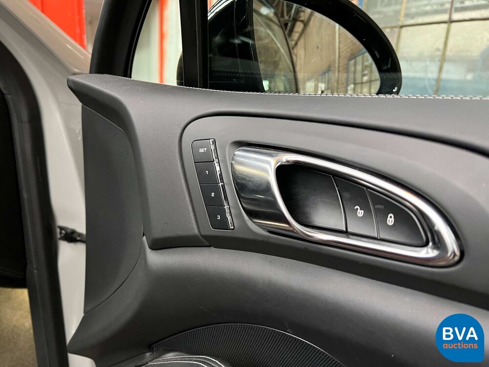 Porsche Cayenne S4.8 Sportchrono 400 PS 2013, JP-842-T.