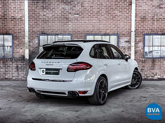 Porsche Cayenne S 4.8 Sportchrono 400pk 2013, JP-842-T