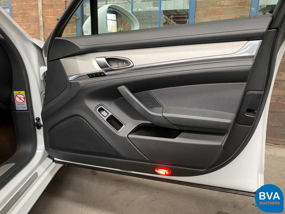 Porsche Panamera S E-Hybrid 416pk SportChrono 2014 -Org NL-, 5-TDZ-03.