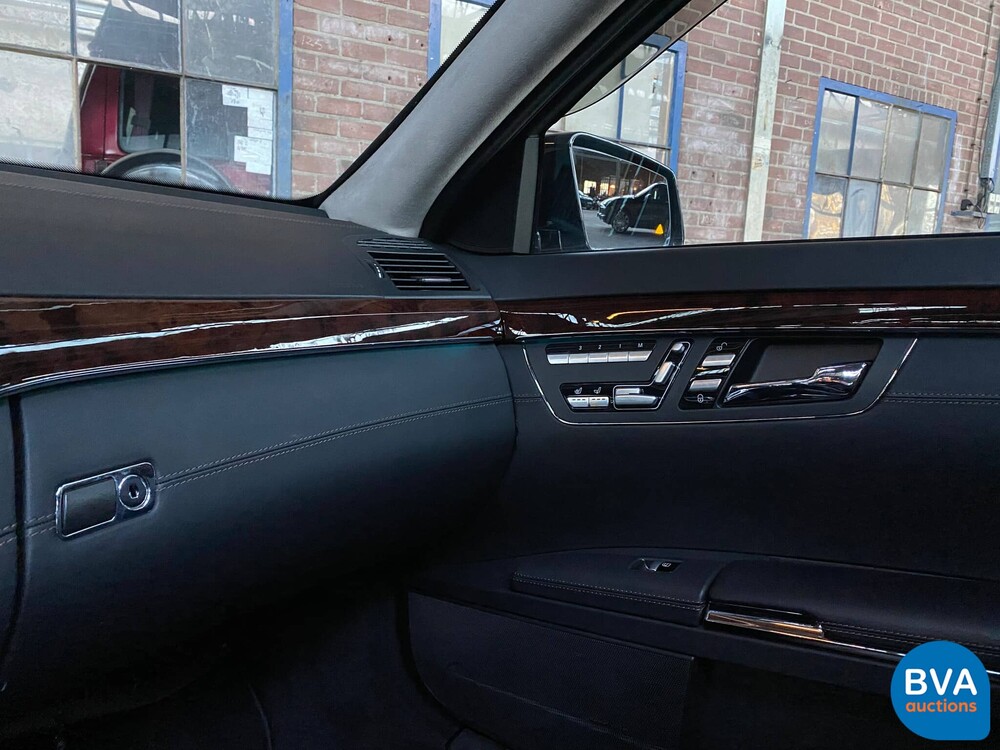 Mercedes S63 AMG Lang 5.5 V8 544pk 2013