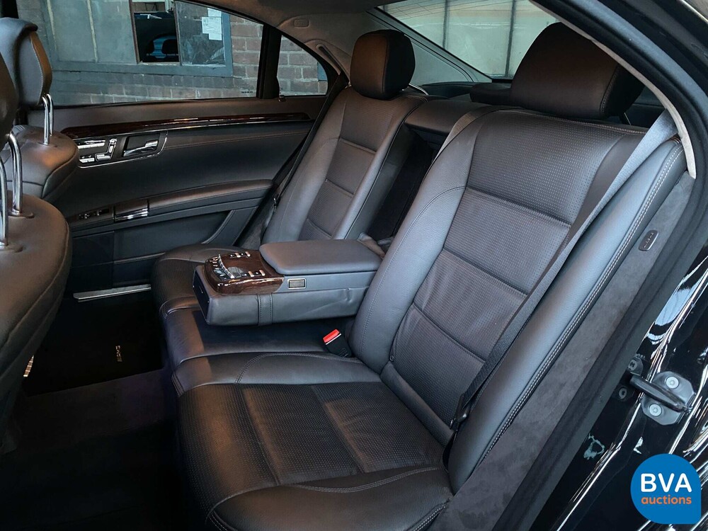 Mercedes S63 AMG Lang 5.5 V8 544pk 2013