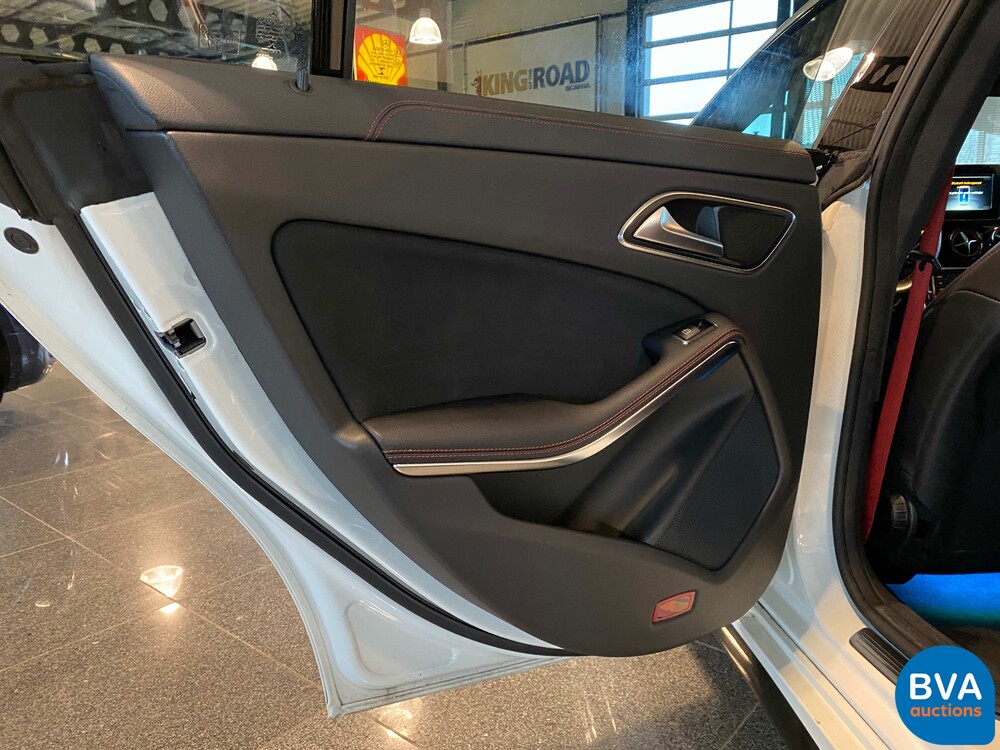 Mercedes-Benz CLA 45 AMG Shooting Brake 4matic CLA45 381pk FACELIFT, J-885-RZ.