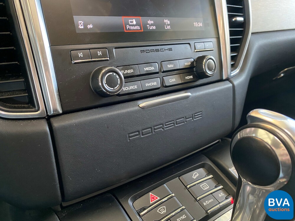 Porsche Macan Turbo Sportchrono 400PS FACELIFT 2016 -Org. NL-, KD-424-R.