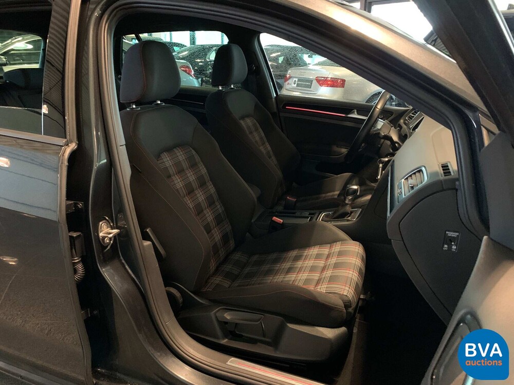 VW Golf 2.0 GTI Performance 230 PS 2016 DSG, H-855-XP.