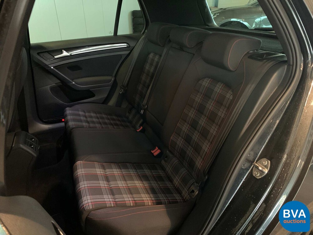 VW Golf 2.0 GTI Performance 230 PS 2016 DSG, H-855-XP.