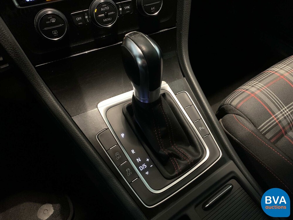 VW Golf 2.0 GTI Performance 230 PS 2016 DSG, H-855-XP.