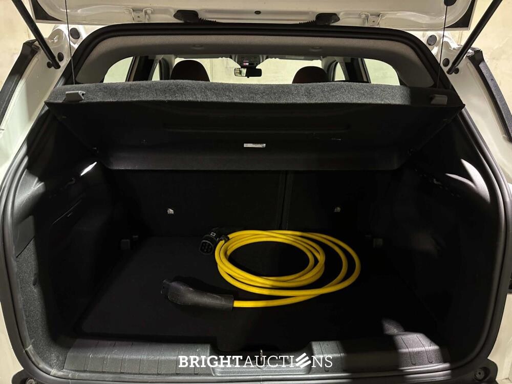 Jeep Avenger Longitude 54 kWh 156pk 2023 (Origineel-NL + 1e Eigenaar), X-383-NN