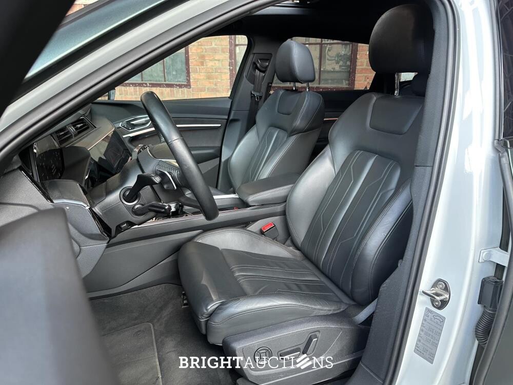 Audi e-tron 55 Quattro Advanced Pro Line Plus 95 kWh 360hp 2018, J-153-SR