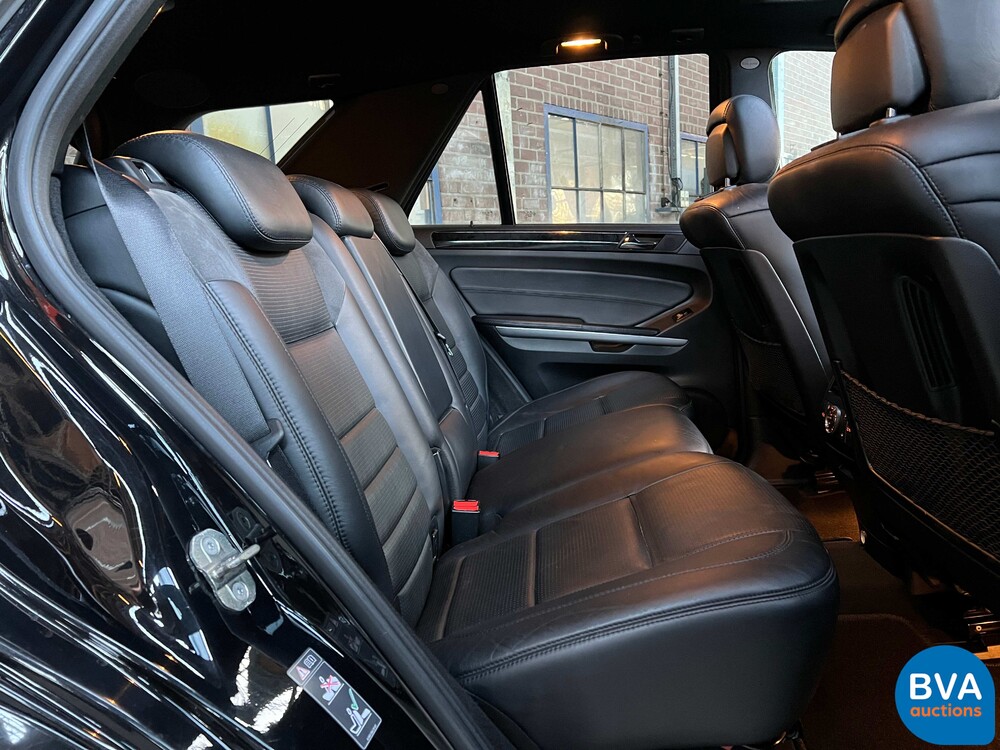 Mercedes-Benz ML63 AMG 510 PS 2010, P-957-FP.