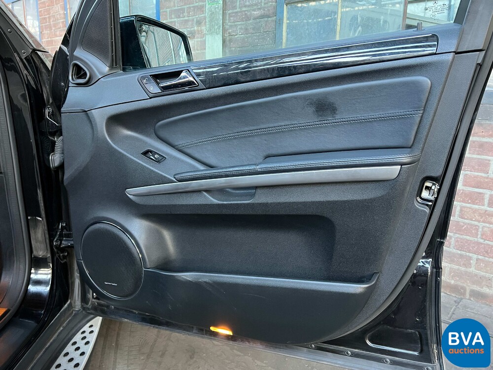 Mercedes-Benz ML63 AMG 510 PS 2010, P-957-FP.