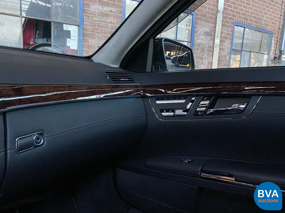 Mercedes S63 AMG Lang 5.5 V8 544 PS 2013.