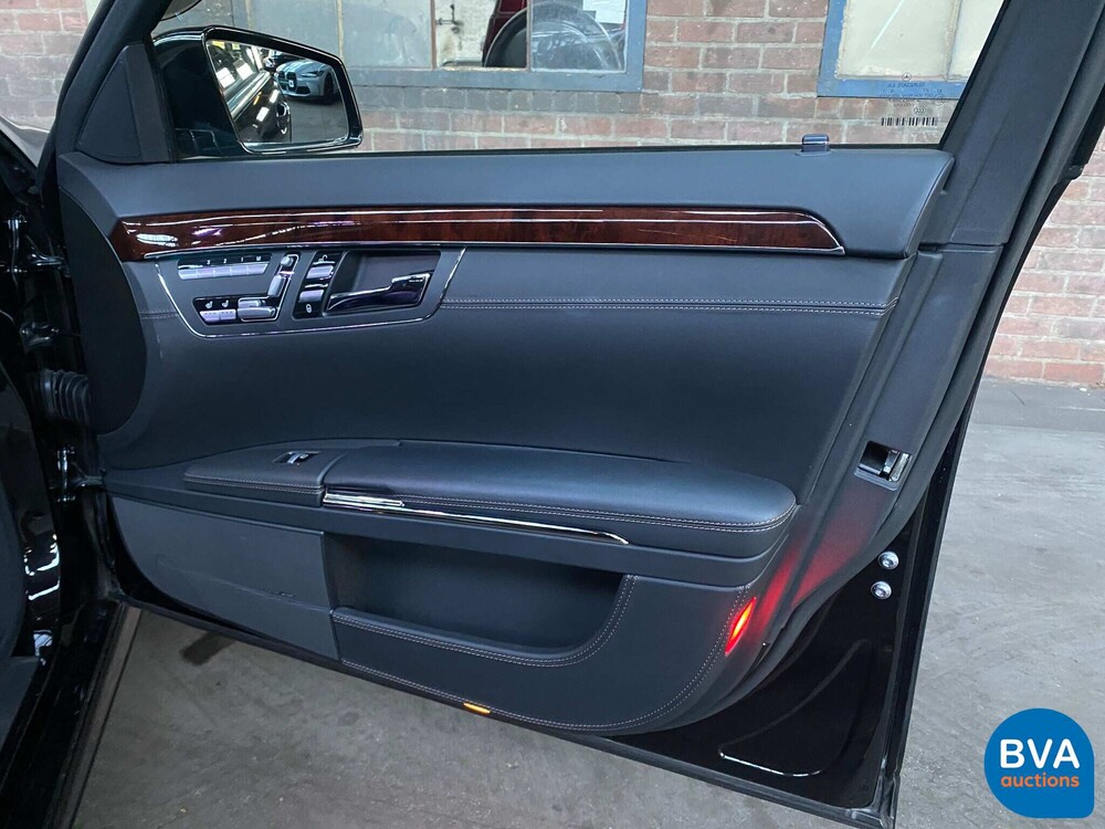 Mercedes S63 AMG Lang 5.5 V8 544 PS 2013.