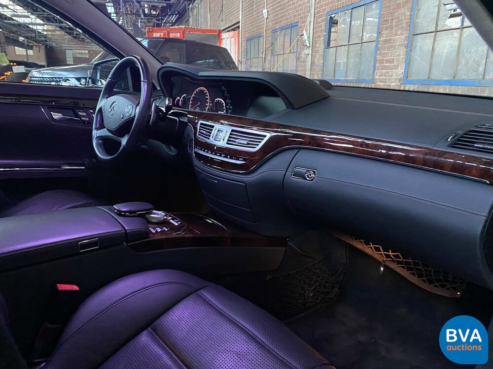 Mercedes S63 AMG Lang 5.5 V8 544 PS 2013.
