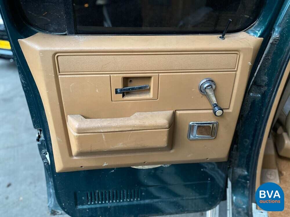 Chevrolet Suburban C2500 180 PS 1985.