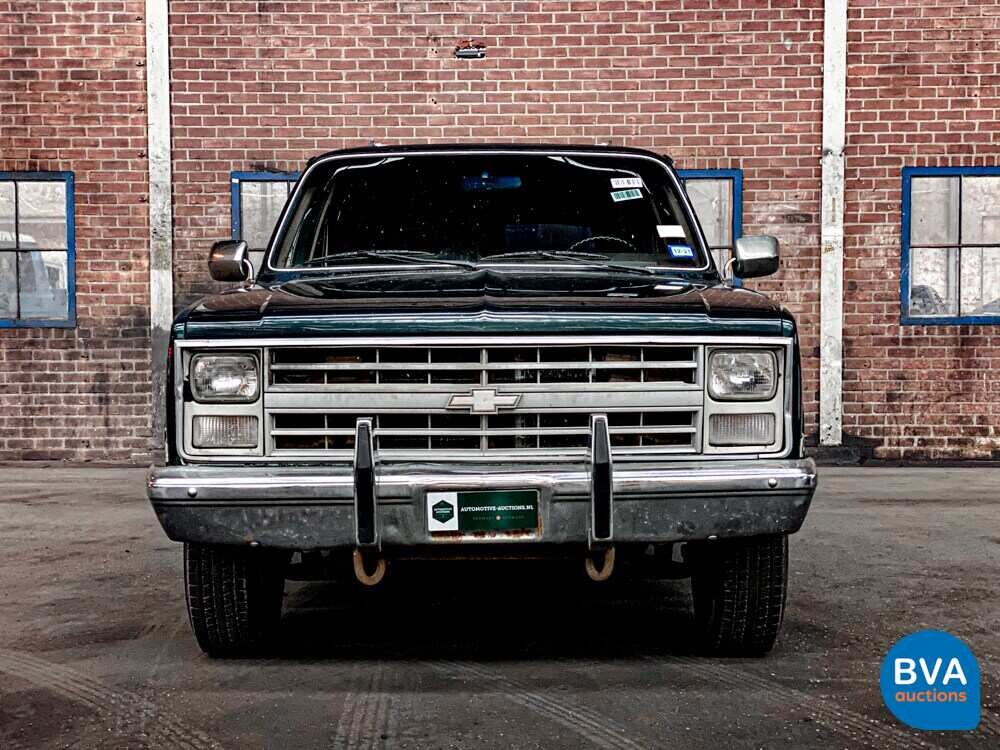 Chevrolet Suburban C2500 180 PS 1985.