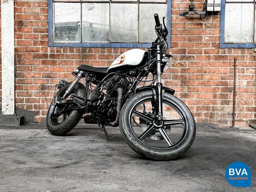 Honda Tour CB 250 Two Fifty 19 PS 1996, MX-62-GF.