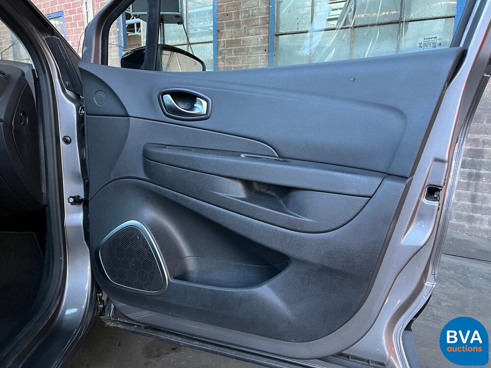 Renault Capture 1.2 Tce Bose 118 PS 2018, P-996-FP.