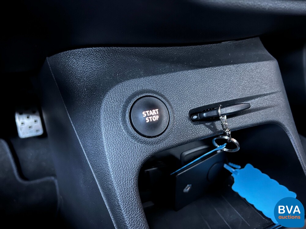 Renault Capture 1.2 Tce Bose 118 PS 2018, P-996-FP.