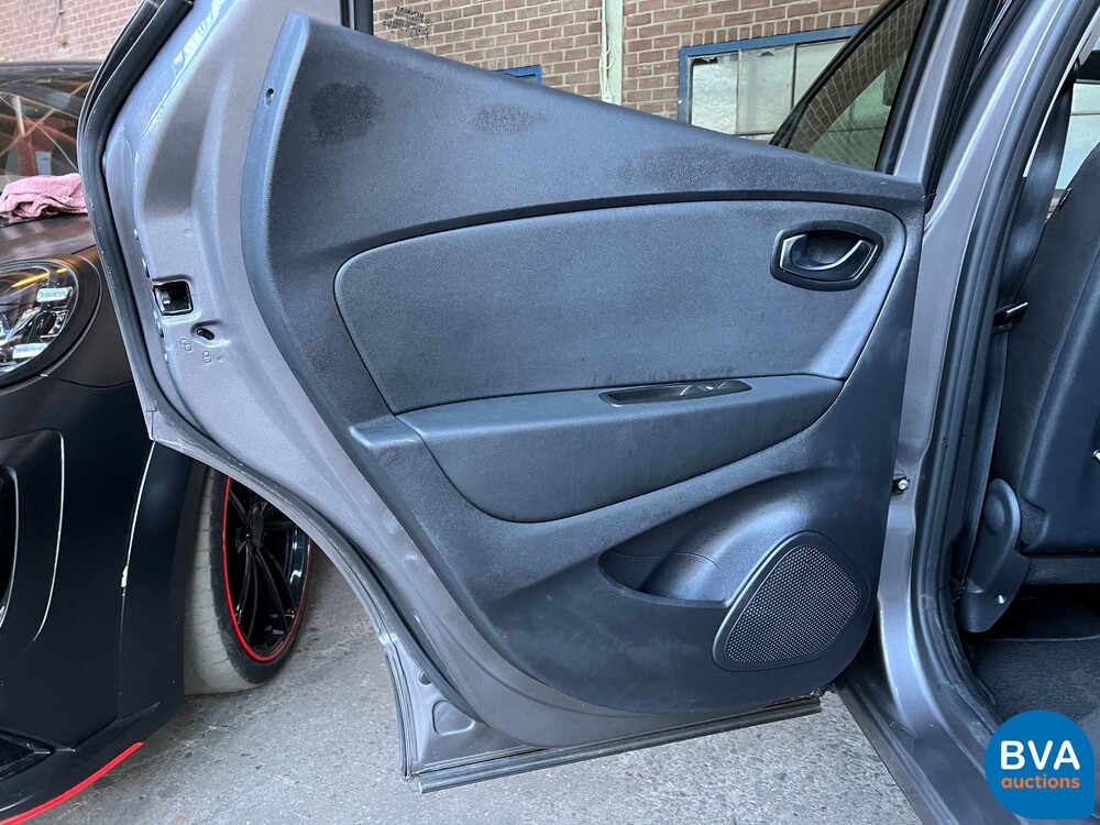 Renault Capture 1.2 Tce Bose 118 PS 2018, P-996-FP.