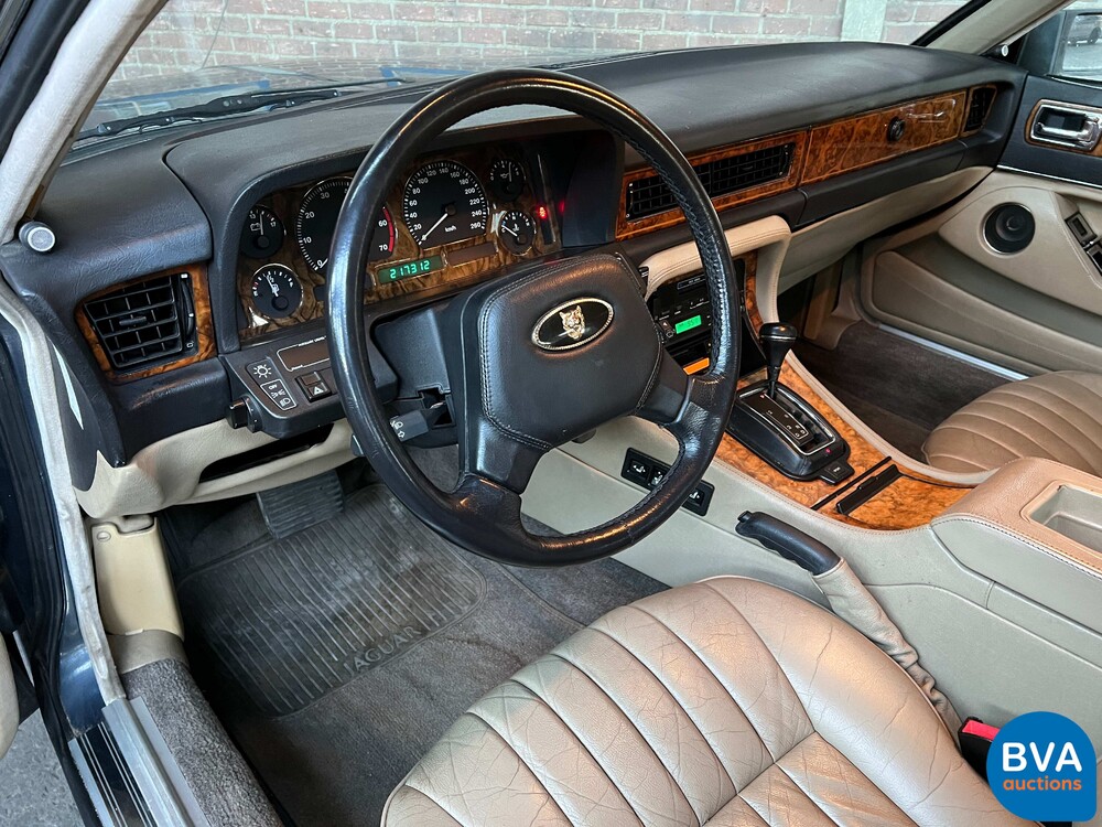 Jaguar Souverän 4.0 226PS 1989 -Org. NL-, XV-48-RG.