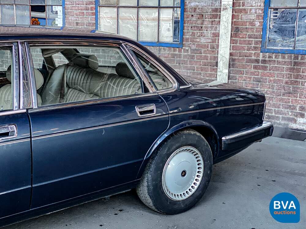 Jaguar Souverän 4.0 226PS 1989 -Org. NL-, XV-48-RG.