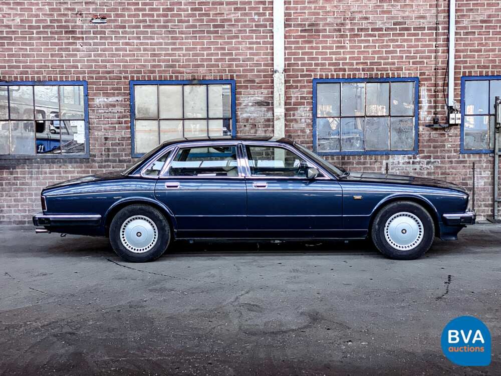 Jaguar Souverän 4.0 226PS 1989 -Org. NL-, XV-48-RG.