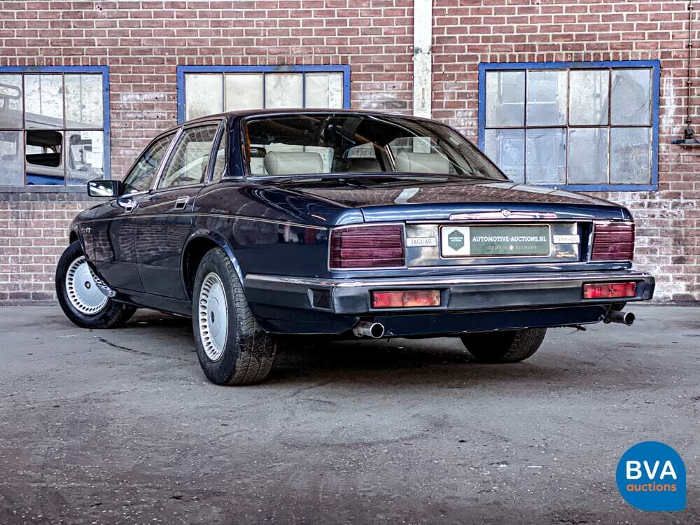 Jaguar Souverän 4.0 226PS 1989 -Org. NL-, XV-48-RG.