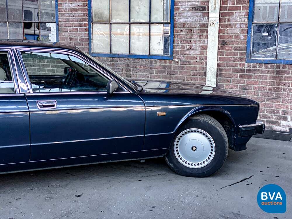 Jaguar Souverän 4.0 226PS 1989 -Org. NL-, XV-48-RG.