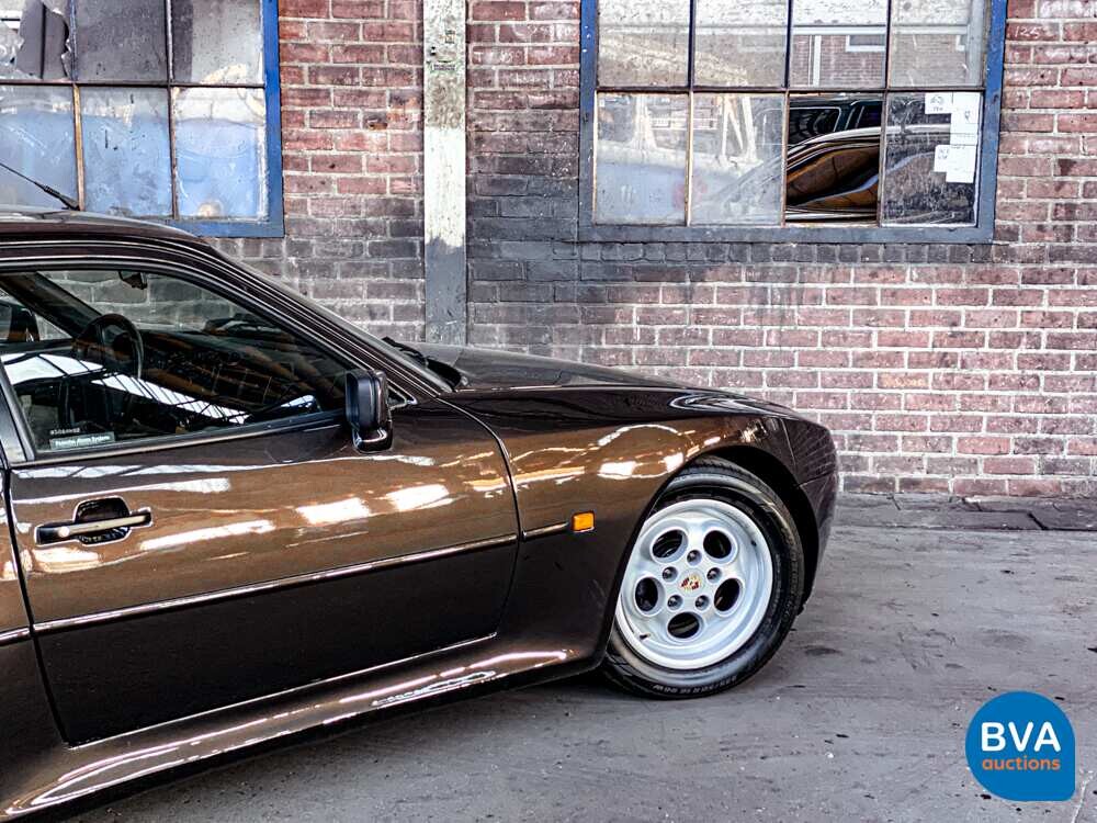 Porsche 944 Turbo 220 PS Baujahr 1986.